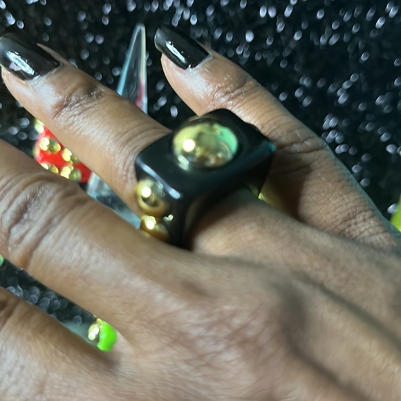 Fun Fashion Statement Rings - Picture 5 of 9